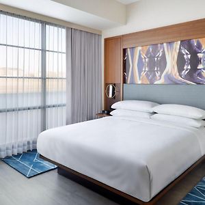 One-Bedroom Suite Club Lounge Access